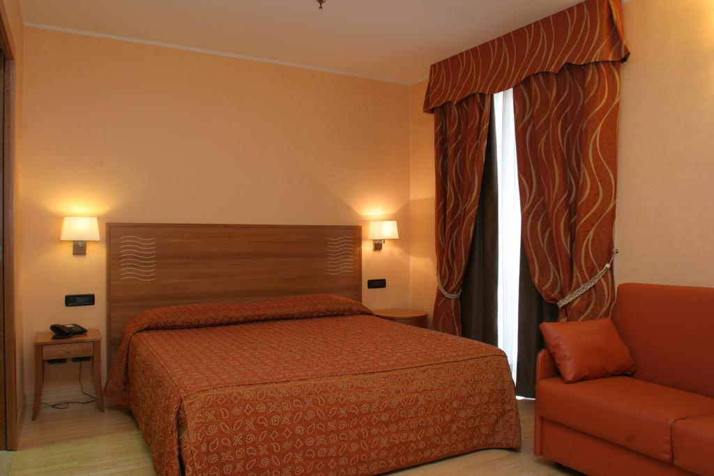 Hotel Continental Turim Quarto foto